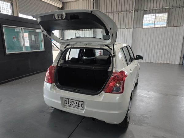 Suzuki Swift 2010 - Rego S137-AEX - Image 3